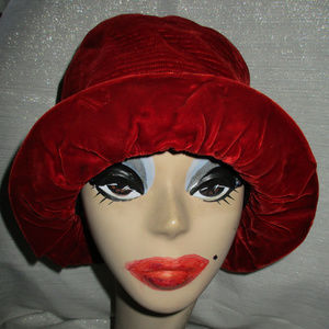 VTG SALLY VICTOR VELVET RED CLOCHE FLAPPER HAT